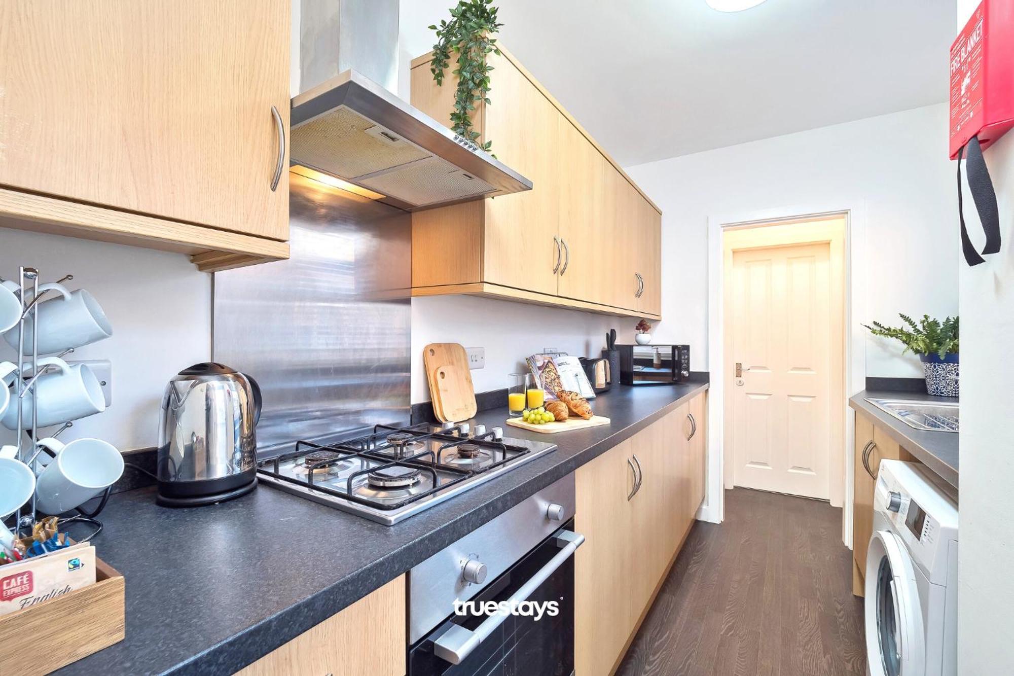 Nursery House By Truestays - 3 Bedroom House In Stoke-On-Trent Екстериор снимка