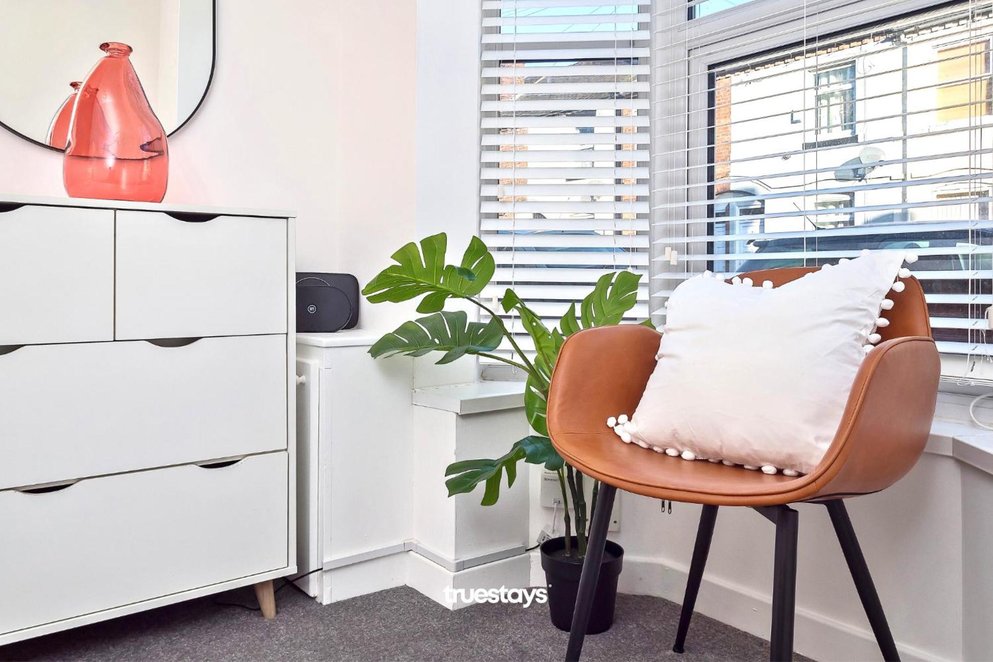 Nursery House By Truestays - 3 Bedroom House In Stoke-On-Trent Екстериор снимка