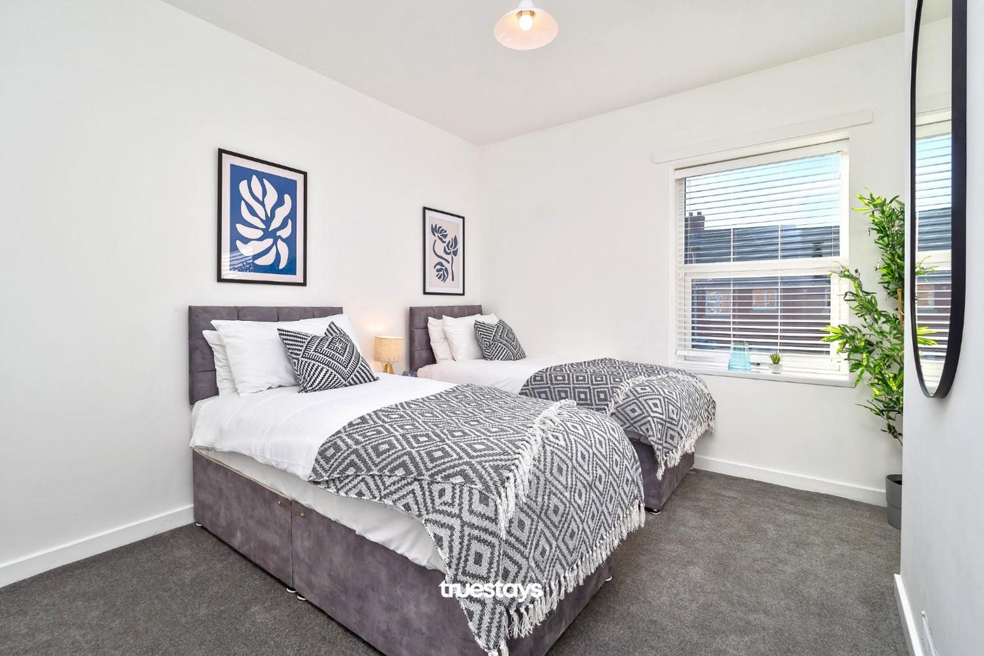 Nursery House By Truestays - 3 Bedroom House In Stoke-On-Trent Екстериор снимка