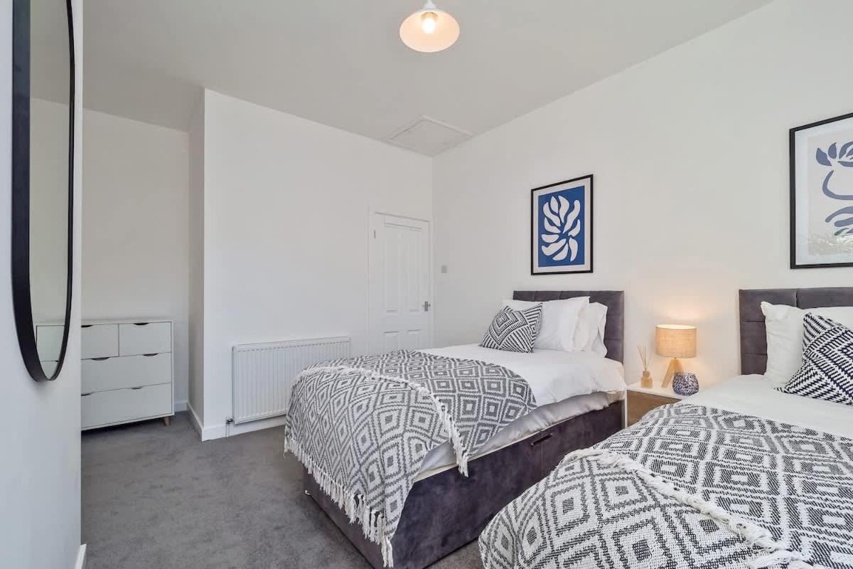 Nursery House By Truestays - 3 Bedroom House In Stoke-On-Trent Екстериор снимка