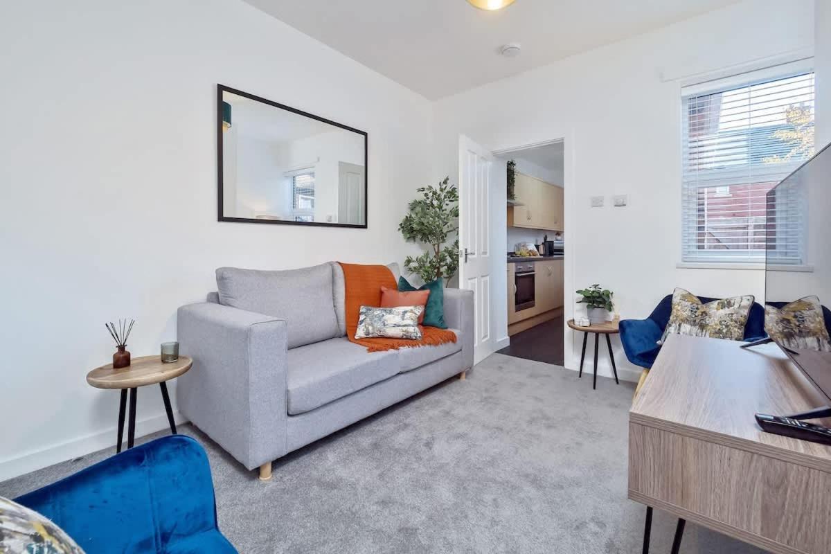 Nursery House By Truestays - 3 Bedroom House In Stoke-On-Trent Екстериор снимка