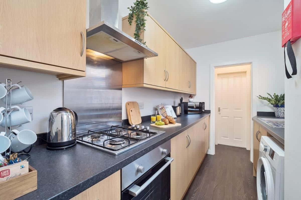 Nursery House By Truestays - 3 Bedroom House In Stoke-On-Trent Екстериор снимка